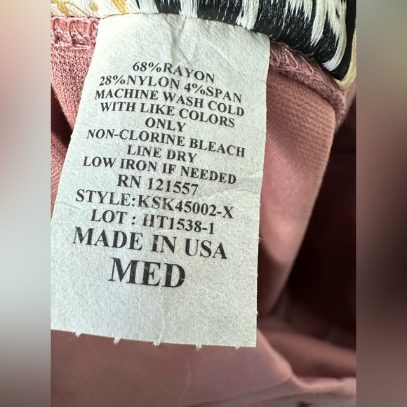 NWT Hybrid & Company Premium Nylon Ponte Stretch Pencil Skirt Size Medium - Picture 6 of 6